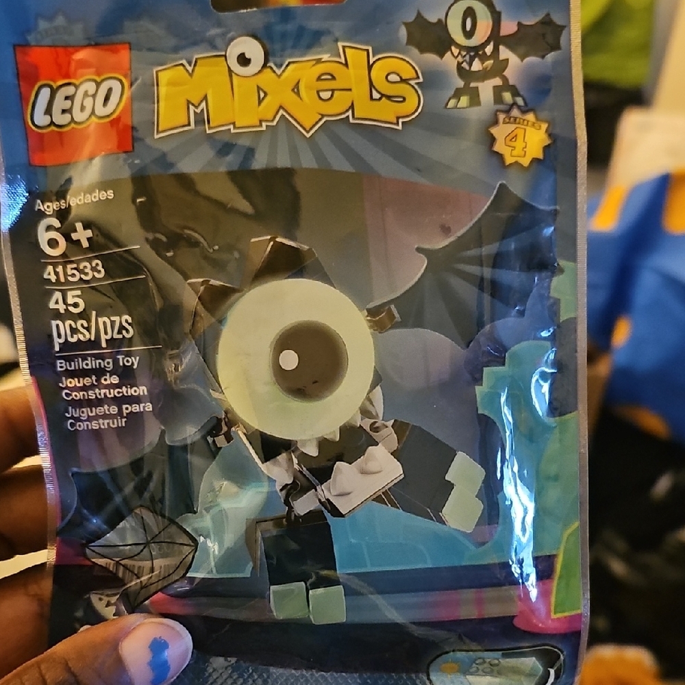 LEGO Mixels Series 4 Black and Blue Character